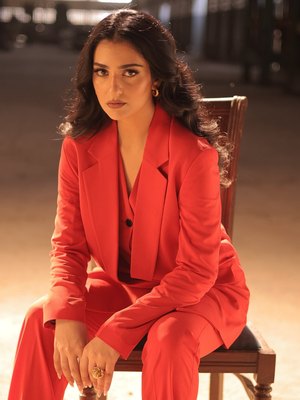 Sarah Khan