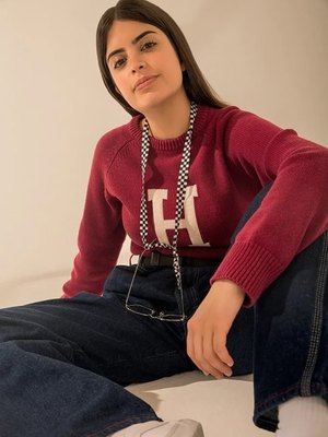 Tabata Amaral