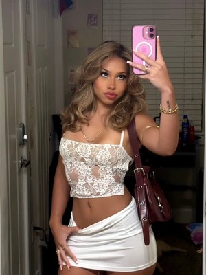 Valentina (Instagram)