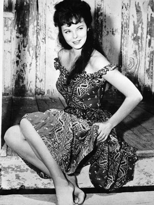 Anne Helm