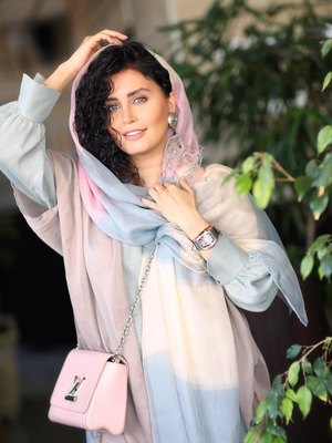 Elnaz Shakerdoost