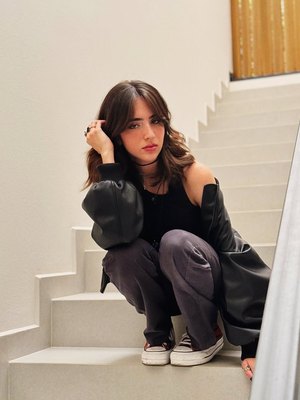 Gabriela Bee