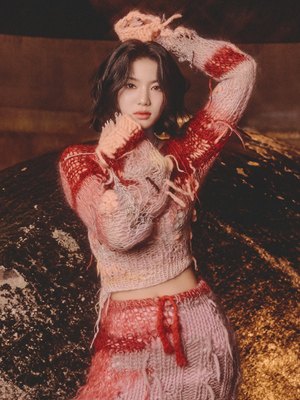 Lee Chae-young (STAYC)