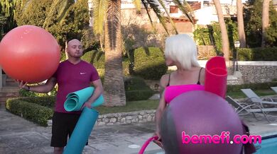 Mature Blonde Gets Choked - Big Sophie