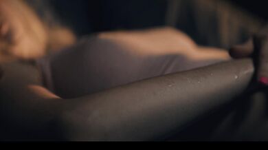 Mysterious stvoření se proměnilo Lexi Lore a Melody Marks tělesné