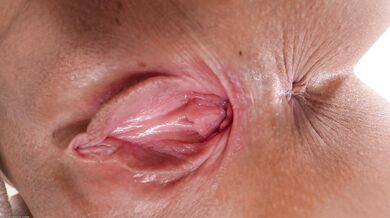 Layla Scarlett in solo sexy bath