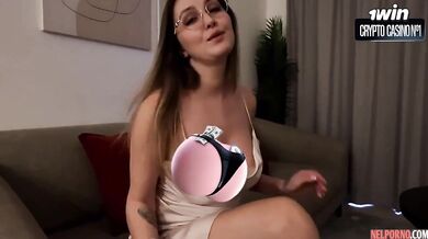 Hot girl teases for quick homemade fuck