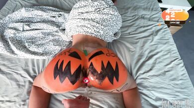 Local slut gives away her pussy on Halloween