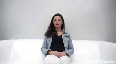 Wild 25-year-old amateur Lucie shows off her beautiful tits at casting