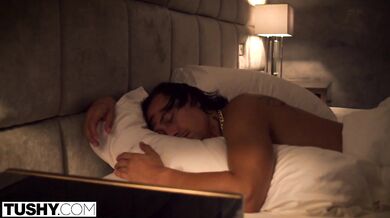 Petite hottie May Thai gets her anal cravings satisfied