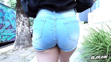 Nicole Luva takes his whole cock into her mouth