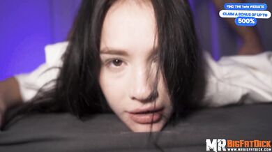 Squirting Slut Wets The Bed