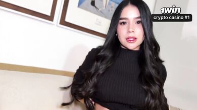 My photographer gets excited when he sees me and proposes to fuck me!