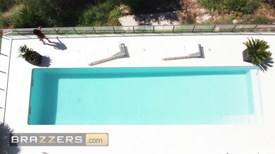 Poopea Pons Catches A Glimpse Of Potro De Bilbao Looking At Her Sexy Body And Makes Her Horny