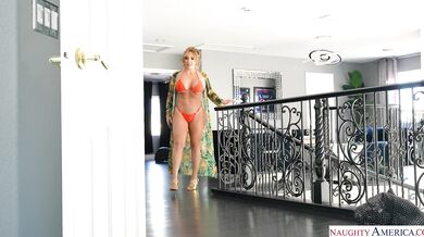 Hot MILF Richelle Ryan