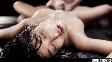 Emiri Momota Cumflation - Asijské kotě bere zatížení po zatížení cum uvnitř její kundičky a Belly plné