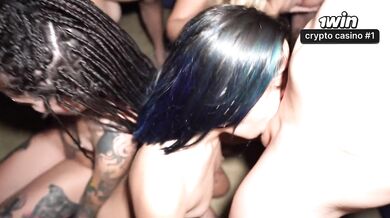 The hottest threesomes, foursomes and orgies in Latin porn! Knock Knock Club LUXURY