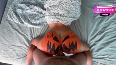 Local slut gives away her pussy on Halloween