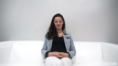 Wild 25-year-old amateur Lucie shows off her beautiful tits at casting