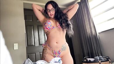 Stepsister Nika Venom wants to have some fun and relax on vacation