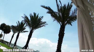 Newly single amateur model proves she knows how to fuck