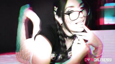 Gothic Babe Madison Wilde Dives Into Horny Dick