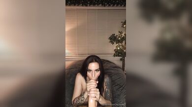 Veronika Vengeance Sucks Dildo