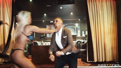 Yasmina Khan Blows Two Dicks at Club