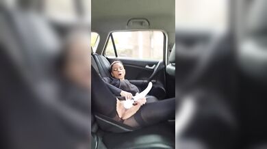 XXZaraMaeXX Vibrates in Moving Car