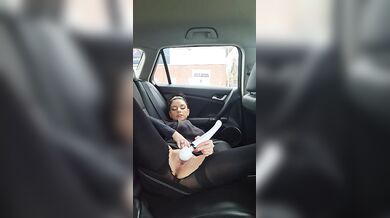 XXZaraMaeXX Vibrates in Moving Car