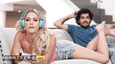 Hot Gamer Girl Savvy Suxx And Manuel Sneakily Fuck While Their Partners Work In The Kitchen